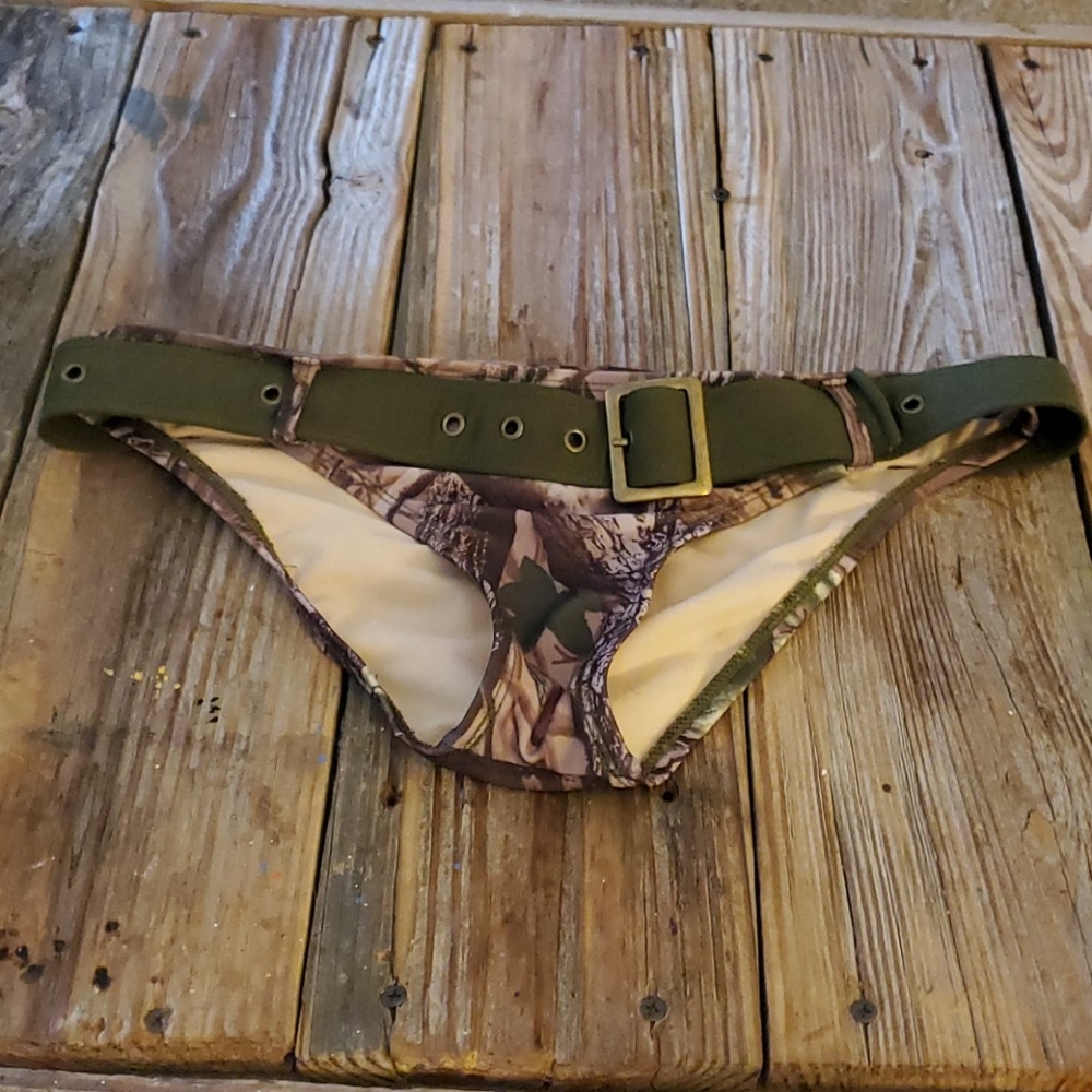Bathing Suit - Picture 4 of 5